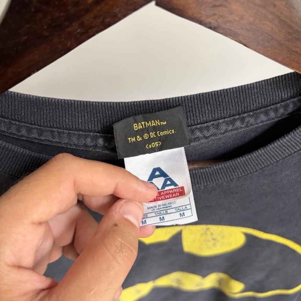 Vintage Y2K Batman Logo Superhero Faded Grunge DC Comics Mens M Tee - Picture 4 of 7